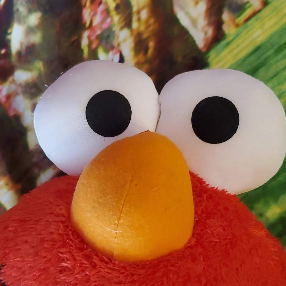 Large Lounging Elmo 2007- Free Bunny Ears & Bow! - Picture 6 of 7